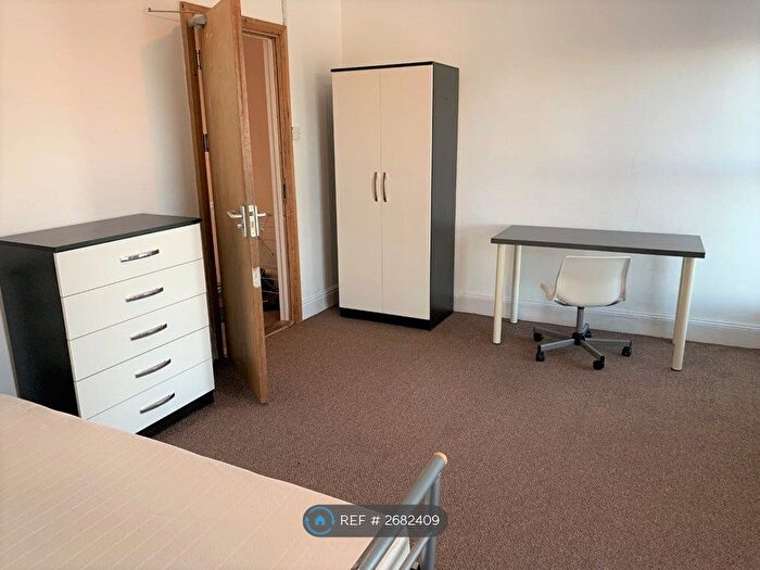 4 Bedroom Terraced House To Rent In Seaview Terrace, Swansea, SA1