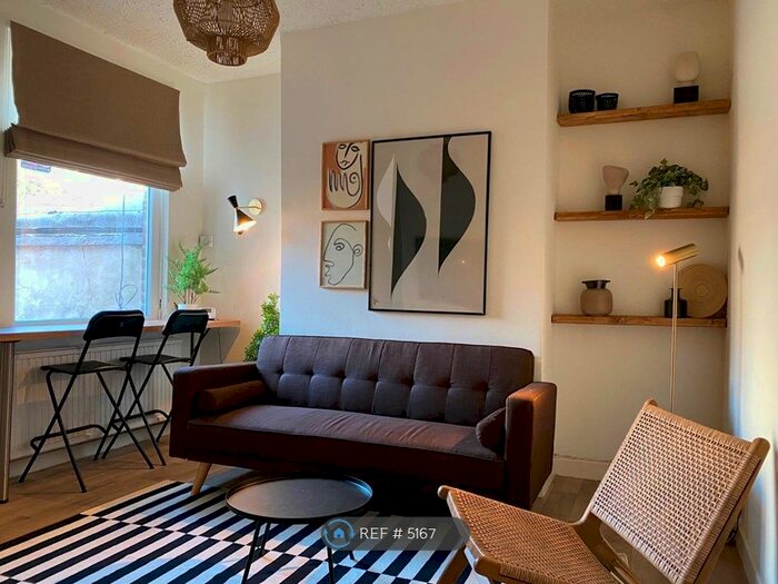 3 Bedroom Terraced House To Rent In Gerald Road, Salford, M6