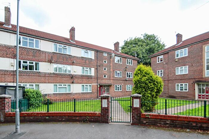 1 Bedroom Apartment For Sale In Wardle Close, Stretford, Manchester, M32