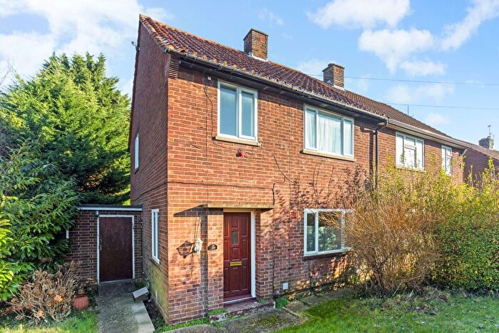 3 Bedroom Semi-Detached House To Rent In Wallingford Walk, St.Albans, AL1