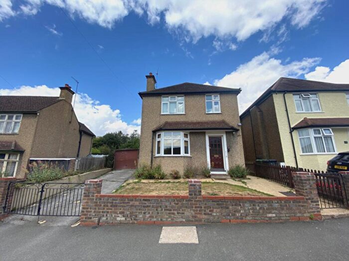 3 Bedroom Detached House To Rent In Belmont Road, Hemel Hempstead, HP3