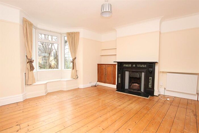 4 Bedroom House To Rent In Wellsway, Bath, BA2