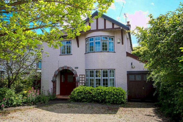 4 Bedroom Detached House To Rent In Edward Road, Clevedon, BS21