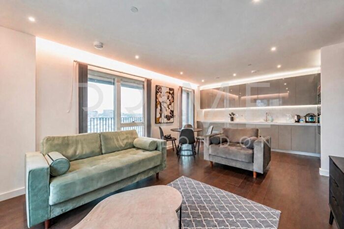 2 Bedroom Apartment To Rent In Montrose Building, Lexington Gardens, Nine Elms, SW11