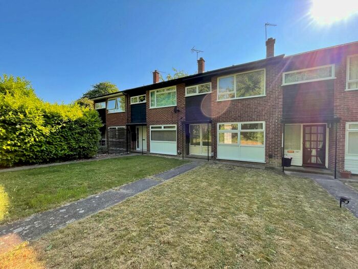 3 Bedroom Terraced House To Rent In Green Drift, Royston, SG8