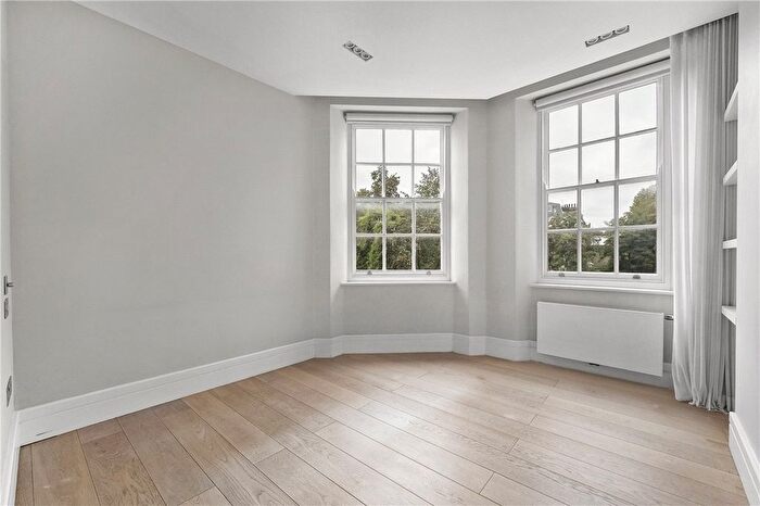 3 Bedroom Flat To Rent In The Little Boltons, Chelsea, London, SW5