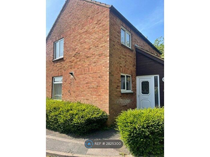 3 Bedroom Detached House To Rent In Sterling Close, Milton Keynes, MK15