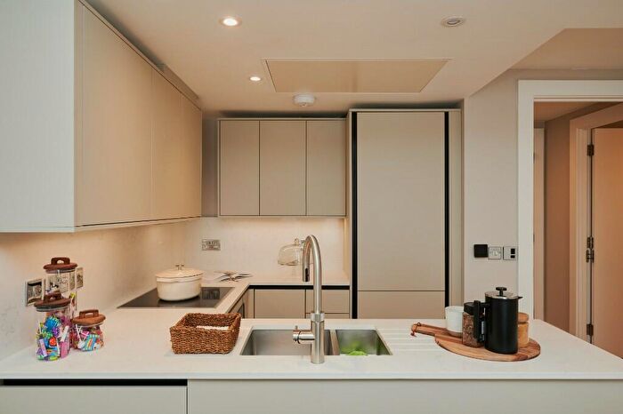 2 Bedroom Apartment To Rent In Flat, Baker, Baker Street, London, NW1