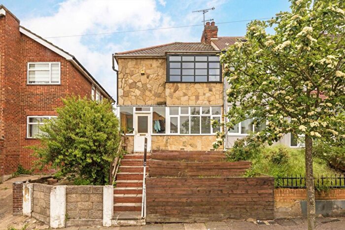 3 Bedroom End Of Terrace House For Sale In Garland Road, Plumstead, SE18