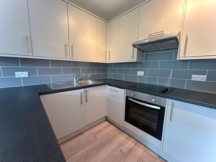 1 Bedroom Flat To Rent In Egmont Road, SM2