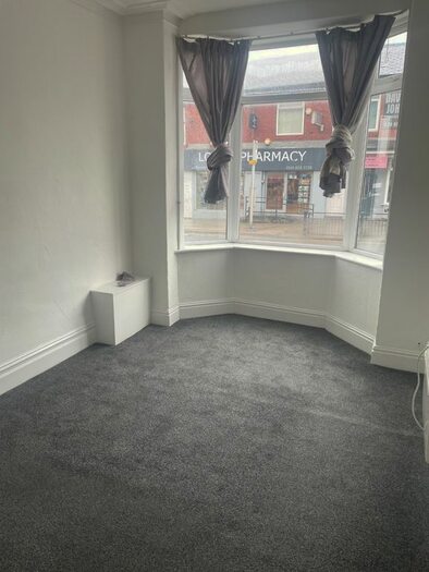1 Bedroom Flat To Rent In Ashton Road, Oldham, OL8
