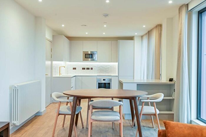 2 Bedroom Flat To Rent In Selbourne Road, Walthamstow, E17