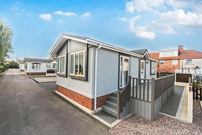 2 Bedroom Park Home For Sale In Richmond Hill Park, Ivy Avenue, Blackpool, FY4