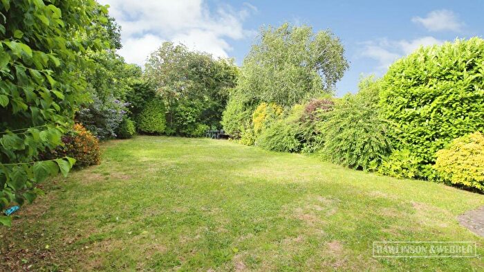 3 Bedroom Detached House To Rent In Beauchamp Road, West Molesey, KT8