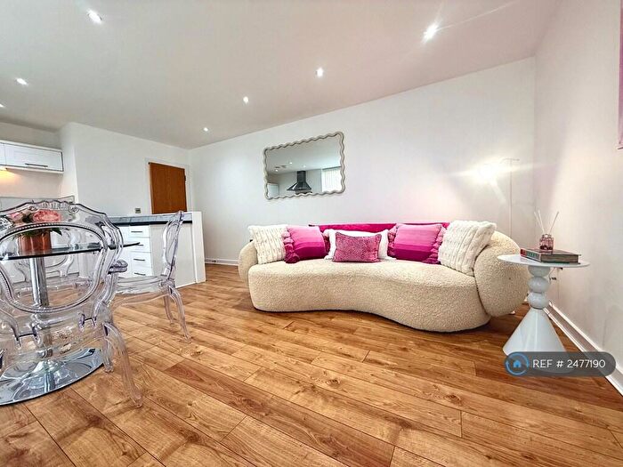 1 Bedroom Flat To Rent In Heron House, Bedford, MK40