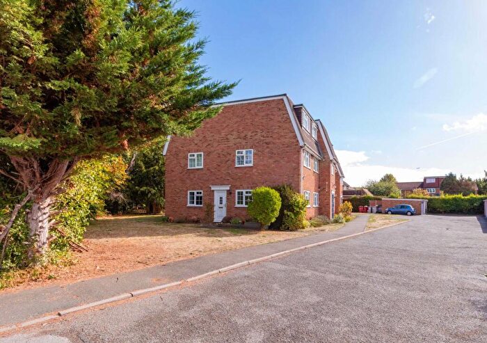 2 Bedroom Flat For Sale In Shelton Court, London Road, Langley, SL3