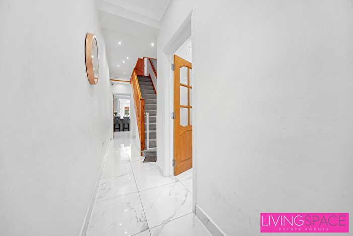 6 Bedroom Terraced House To Rent In Harringay Road, London, N15