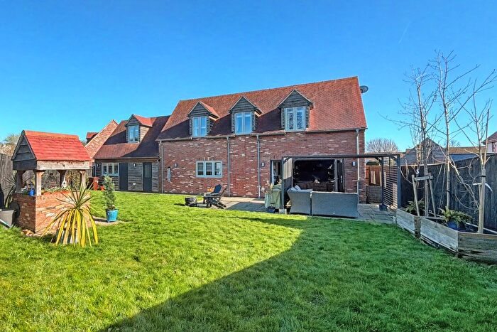 4 Bedroom Semi Detached House For Sale In Wishing Well Barn, Merton Road, OX25