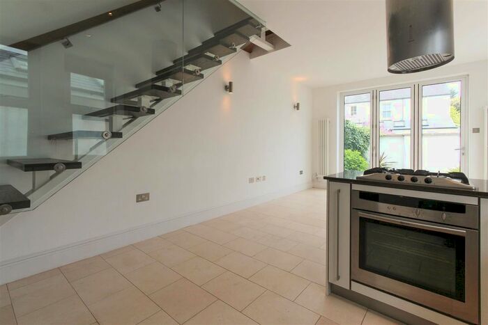 2 Bedroom Flat To Rent In Cathedral Road, Pontcanna, Cardiff, CF11