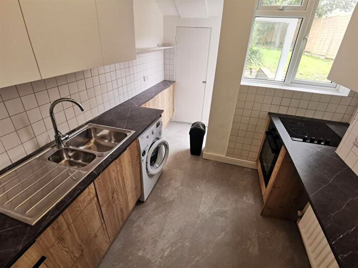 4 Bedroom Detached House To Rent In Coombe Road, Brighton, BN2