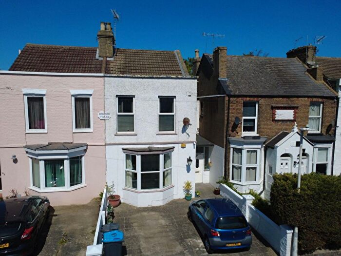 4 Bedroom Semi Detached House For Sale In Vale Road, Ramsgate, CT11