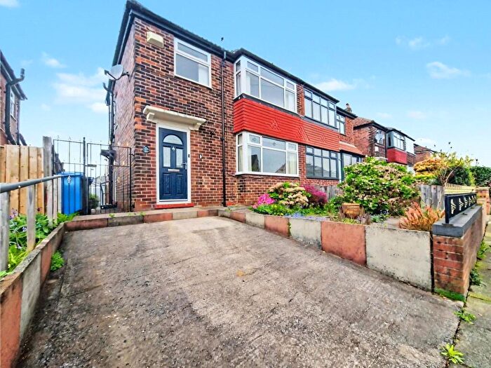 3 Bedroom Semi-Detached House For Sale In Orme Avenue, Alkrington, Middleton, Manchester, M24