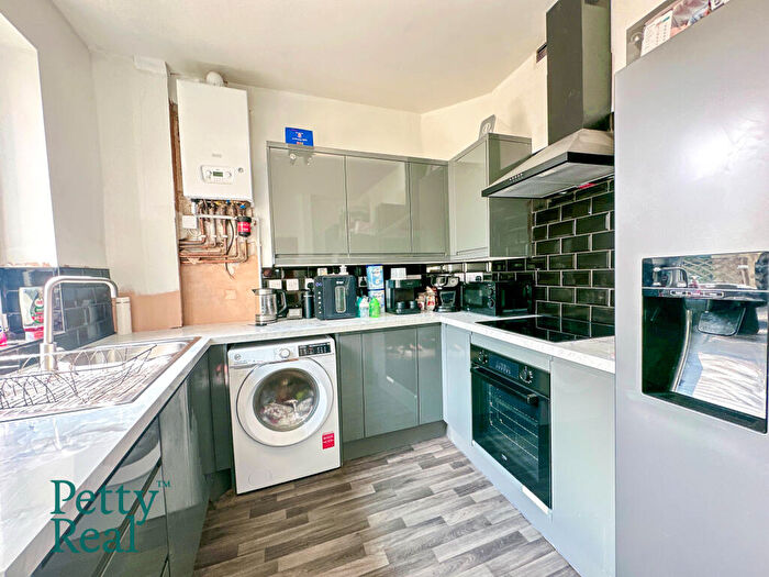 3 Bedroom Terraced House For Sale In New Oxford Street, Colne, BB8
