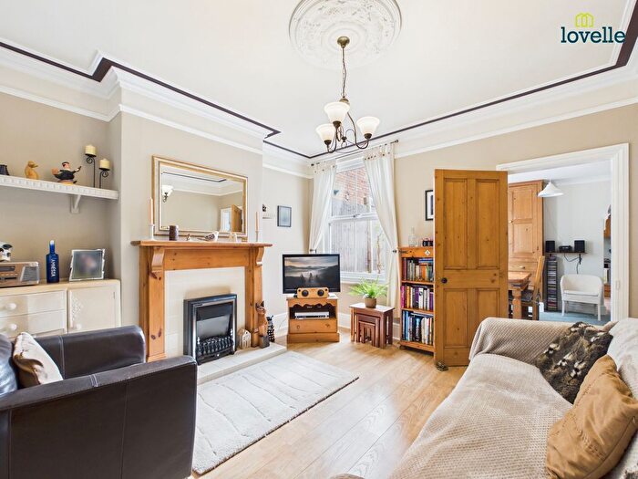 3 Bedroom End Terrace House For Sale In Cambridge Avenue, Lincoln, LN1