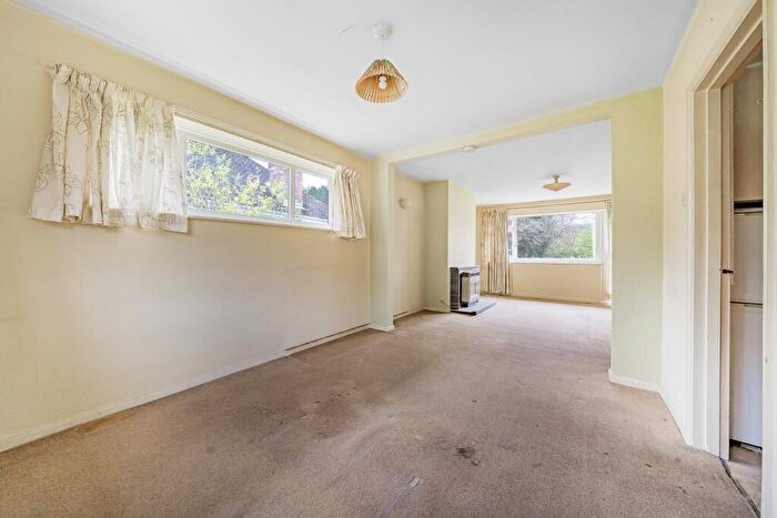 3 Bedroom Bungalow For Sale In Highridge, Alton, Hampshire, GU34