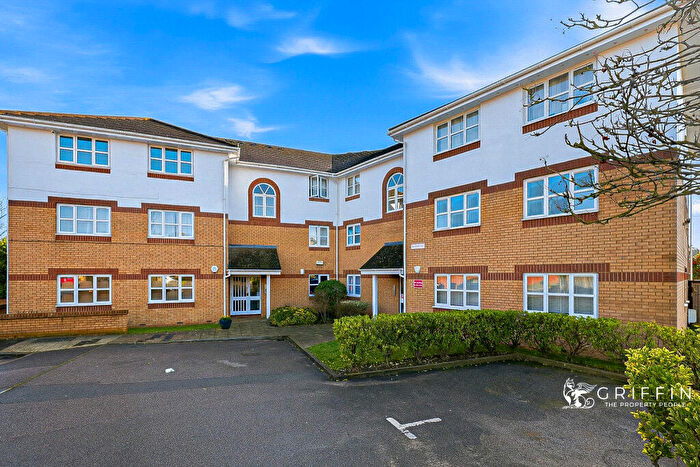 1 Bedroom Flat For Sale In Clifford Road, Chafford Hundred, RM16