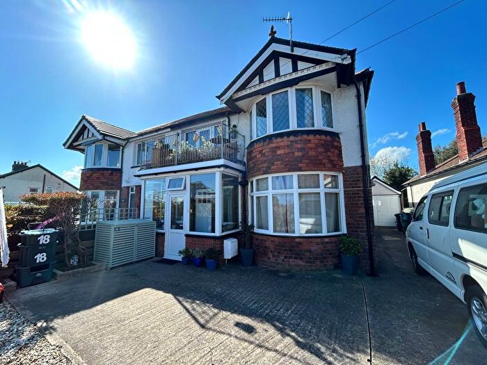 1 Bedroom Flat For Sale In Glan Y Mor Road, Penrhyn Bay, LL30