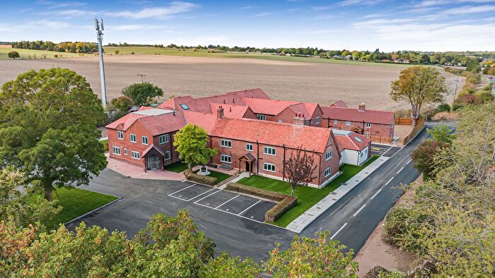 2 Bedroom Flat For Sale In Kingswell Court, Harwell, OX11