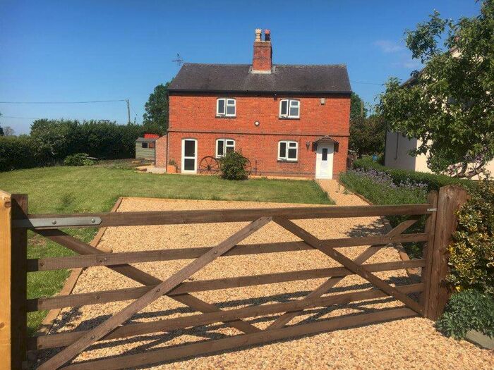 3 Bedroom Cottage To Rent In Uppingham Road, Houghton On The Hill, Leic, LE7