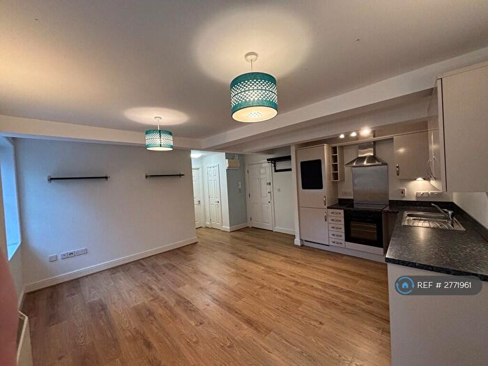 1 Bedroom Flat To Rent In Market Gate, Wantage, OX12