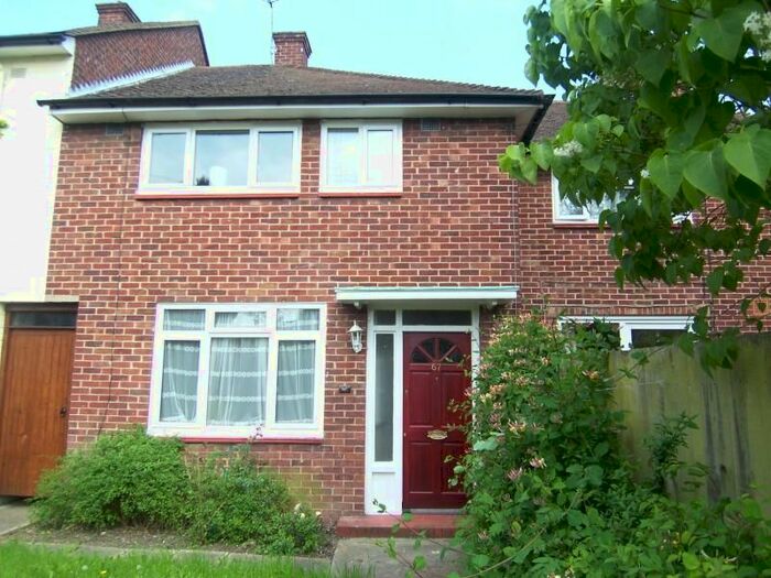 3 Bedroom Property To Rent In Mansfield Drive, Merstham, Surrey RH1