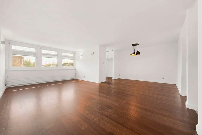 3 Bedroom Flat To Rent In Ranelegh House, Eylstan Place, Chelsea, SW3