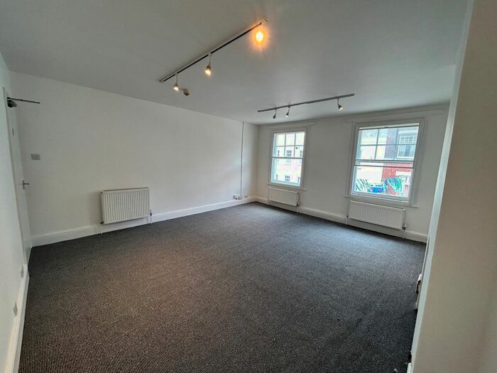 3 Bedroom Property To Rent In Westgate Street, Gloucester, GL1