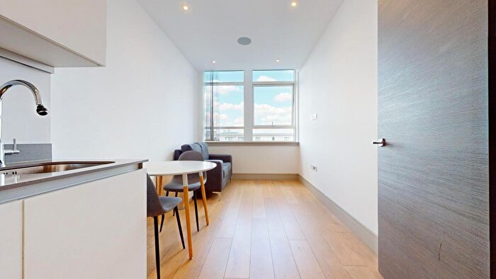 1 Bedroom Flat To Rent In Worple Road, London, SW20