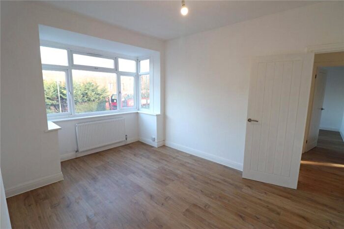 3 Bedroom Maisonette To Rent In Henley Court, Watford Way, London, NW4