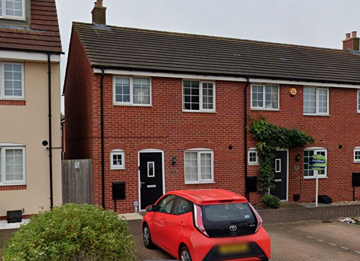 3 Bedroom Town House To Rent In Hinckley, Leicestershire, LE10