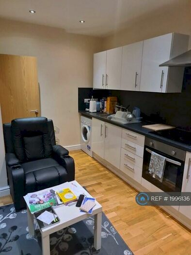 1 Bedroom Flat To Rent In Percy Road, London, N12