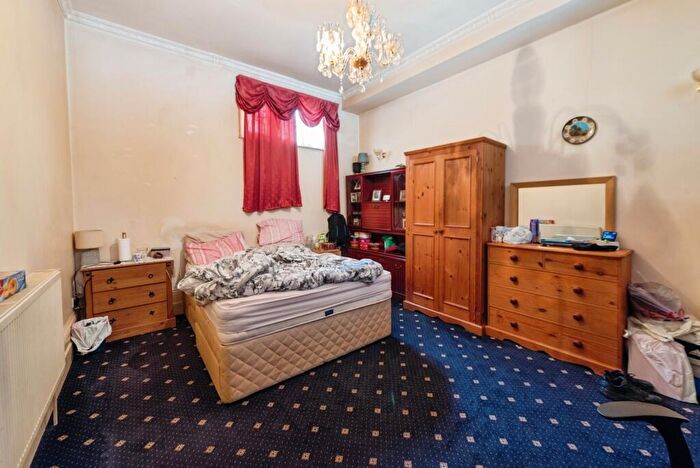 6 Bedroom Terraced House For Sale In Malvern Road, Southsea, Hampshire, PO5