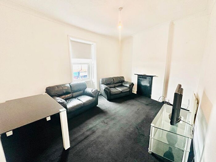 2 Bedroom Flat To Rent In Durham Road, Gateshead, NE9