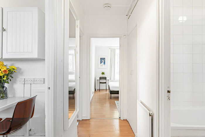 2 Bedroom Flat To Rent In Flat, James Hammett House, Ravenscroft Street, London, E2