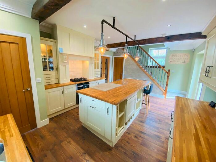 3 Bedroom Detached House For Sale In Hirst Road, Chapel Haddlesey, Selby, YO8