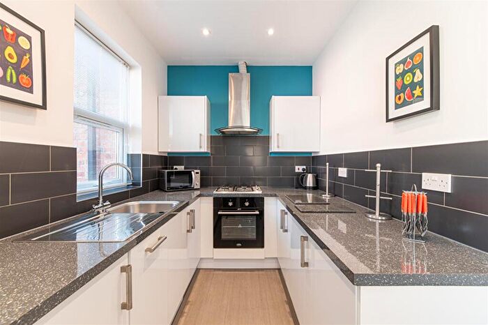 2 Bedroom Apartment To Rent In Meldon Terrace, Heaton, Newcastle Upon Tyne, NE6