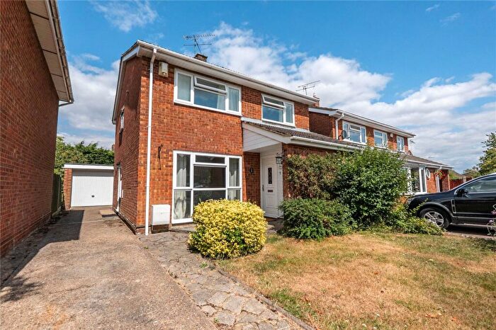 4 Bedroom Detached House For Sale In Maple Way, Kensworth, Bedfordshire, LU6