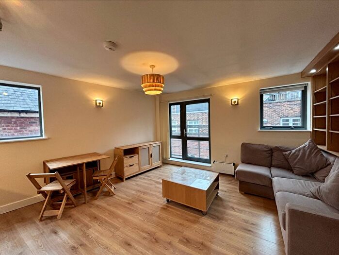 1 Bedroom Flat To Rent In Barton Street, Manchester, M3