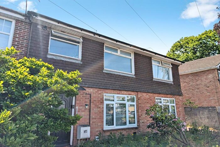 1 Bedroom Flat To Rent In Howards Grove, SO15
