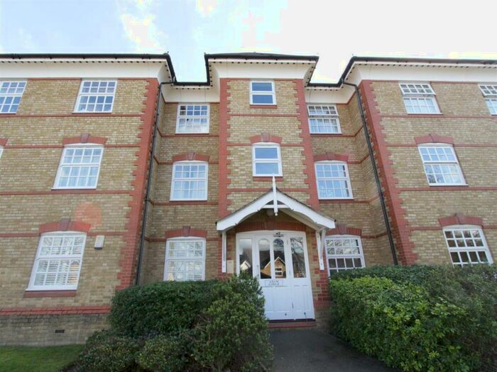 1 Bedroom Flat To Rent In Adam Lodge, Buchanan Close, Winchmore Hill, N21